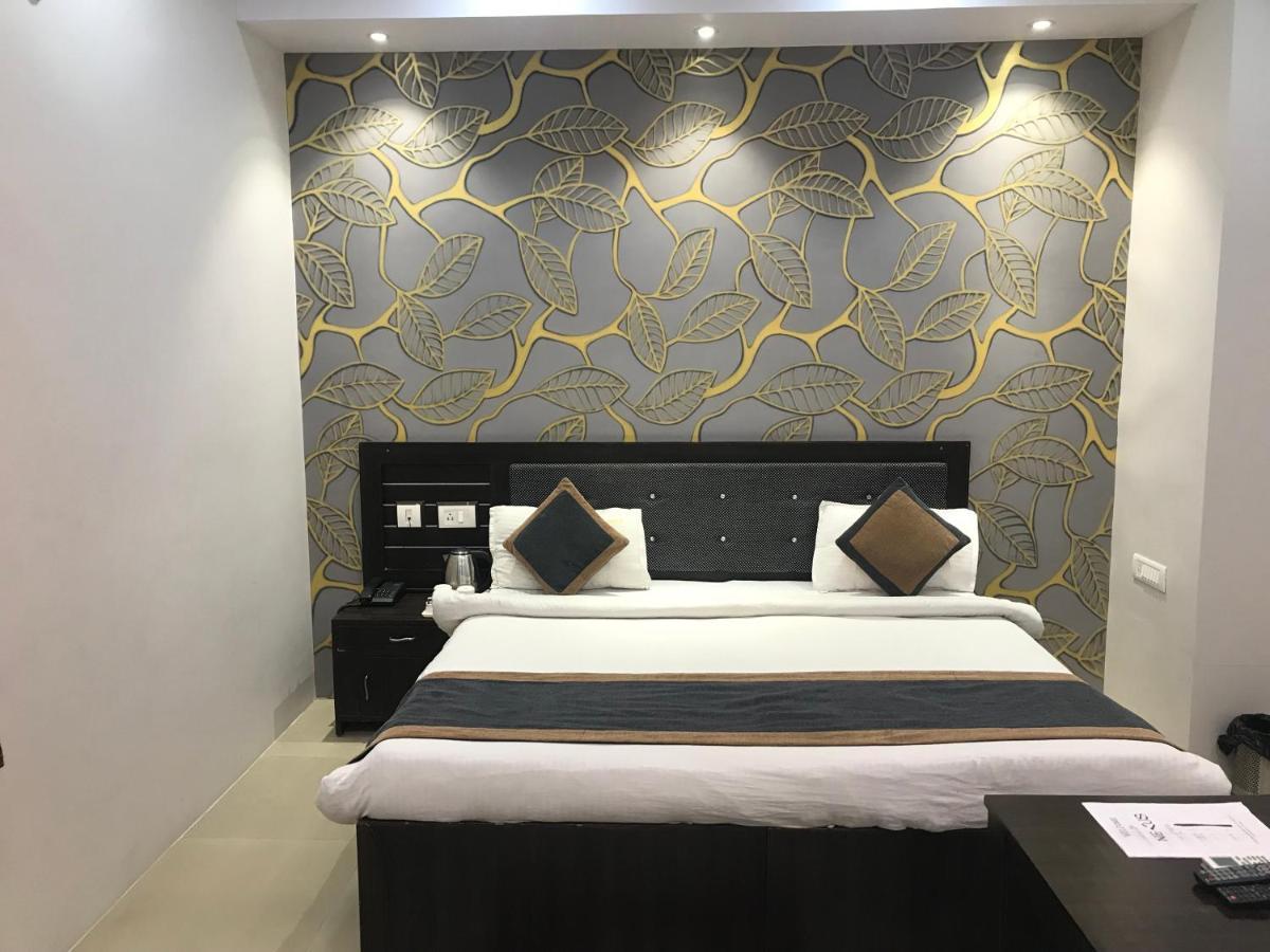 Nexus L In Charbagh 4*