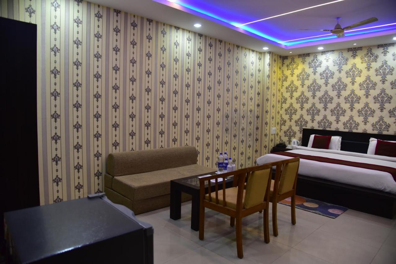 Nexus L In Charbagh