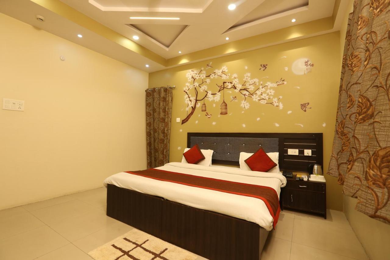 Hotel Nexus L In Charbagh 4*