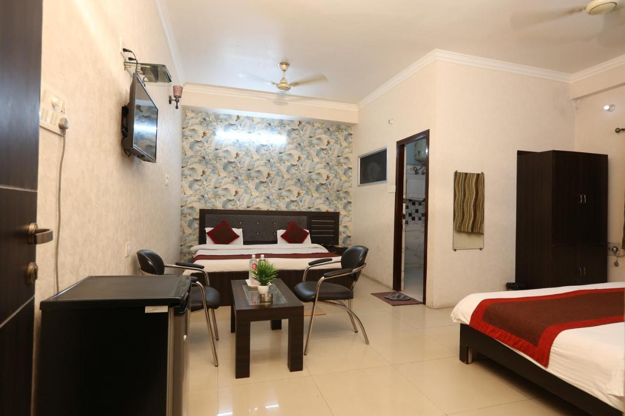 Nexus L In Charbagh
