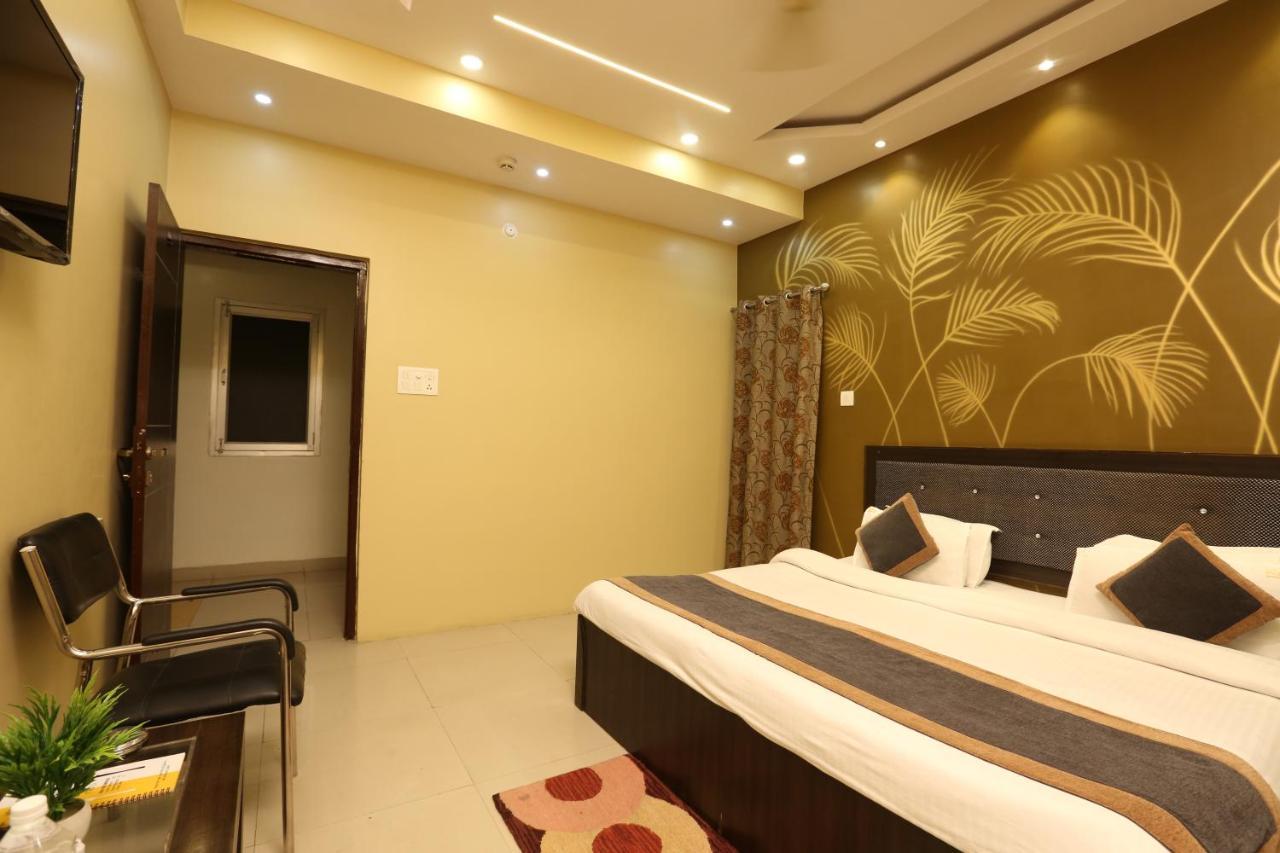 Nexus L In Charbagh 4*