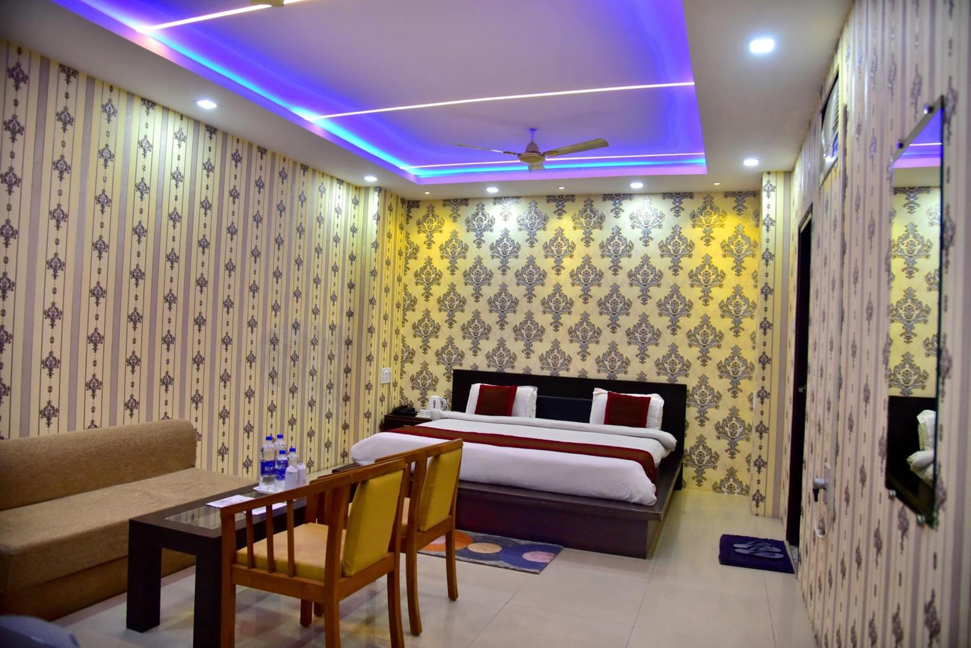 Hotel Nexus L In Charbagh Lucknow